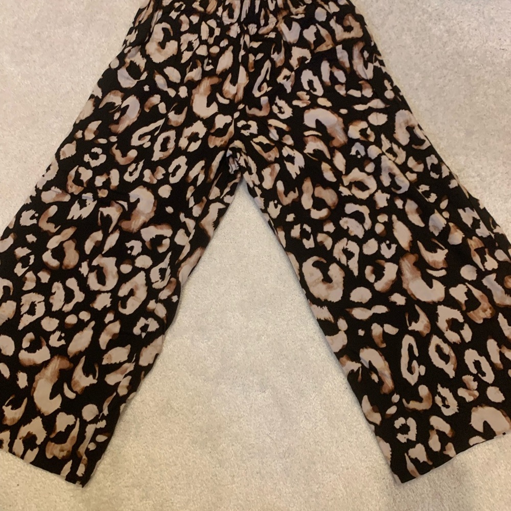 Stylish Black and Tan Patterned Pants